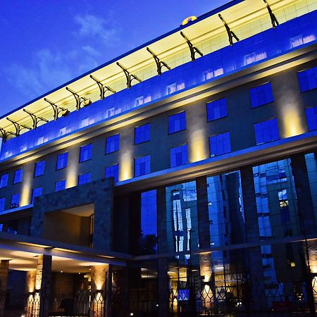 Doubletree By Hilton Nairobi Hotel Exterior photo