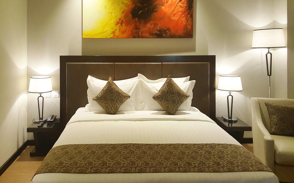 Doubletree By Hilton Nairobi Hotel Exterior photo
