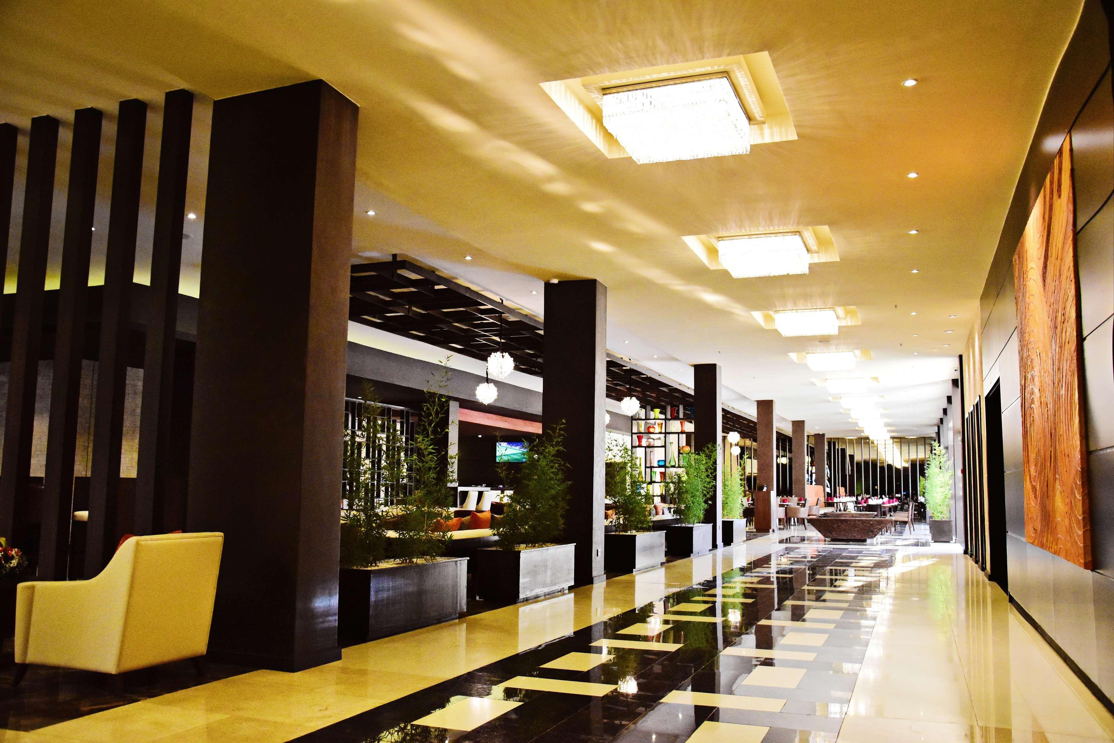 Doubletree By Hilton Nairobi Hotel Exterior photo