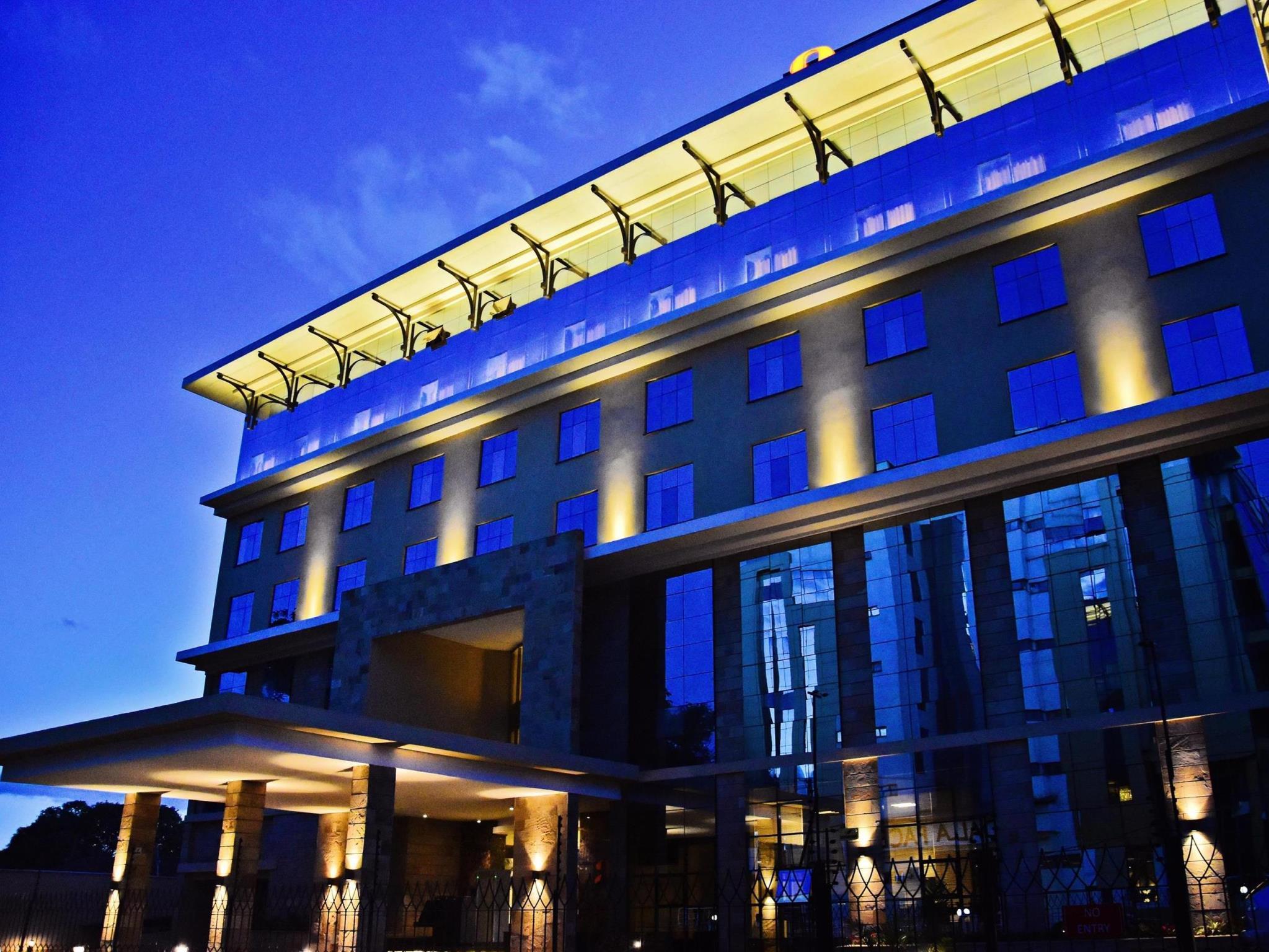 Doubletree By Hilton Nairobi Hotel Exterior photo