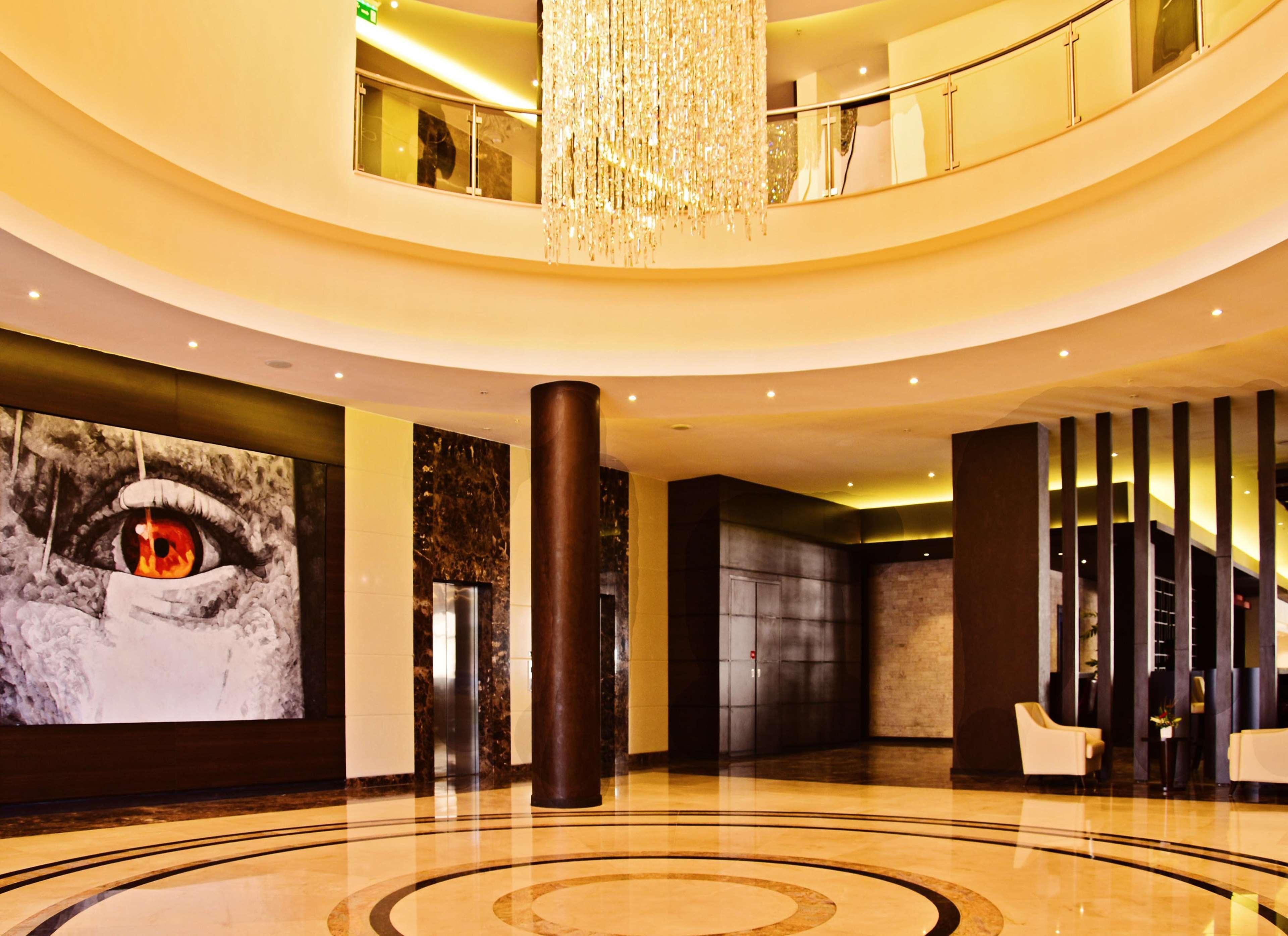Doubletree By Hilton Nairobi Hotel Exterior photo