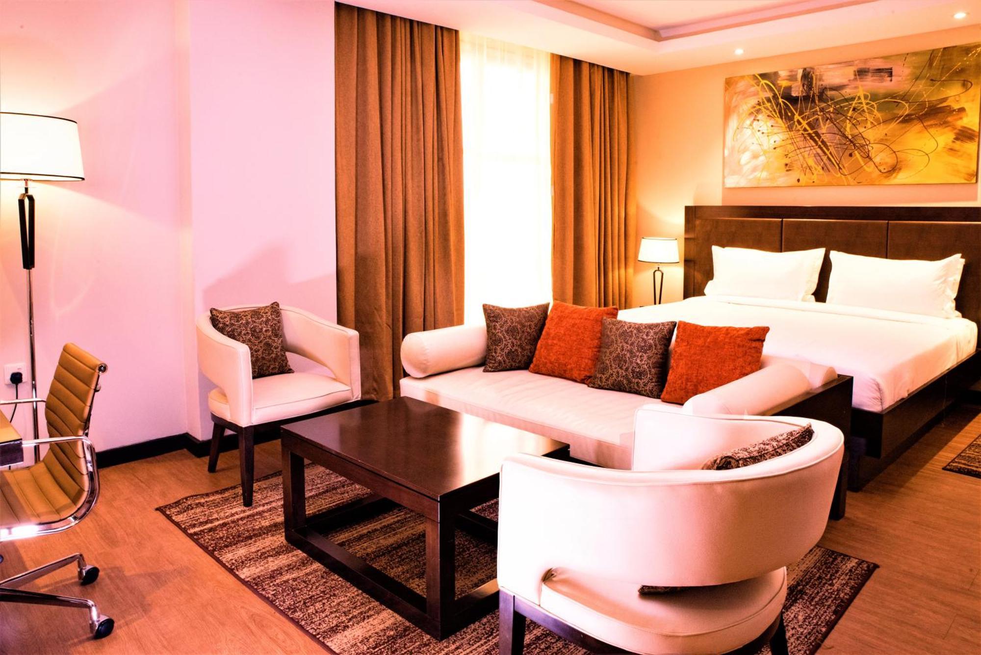 Doubletree By Hilton Nairobi Hotel Exterior photo