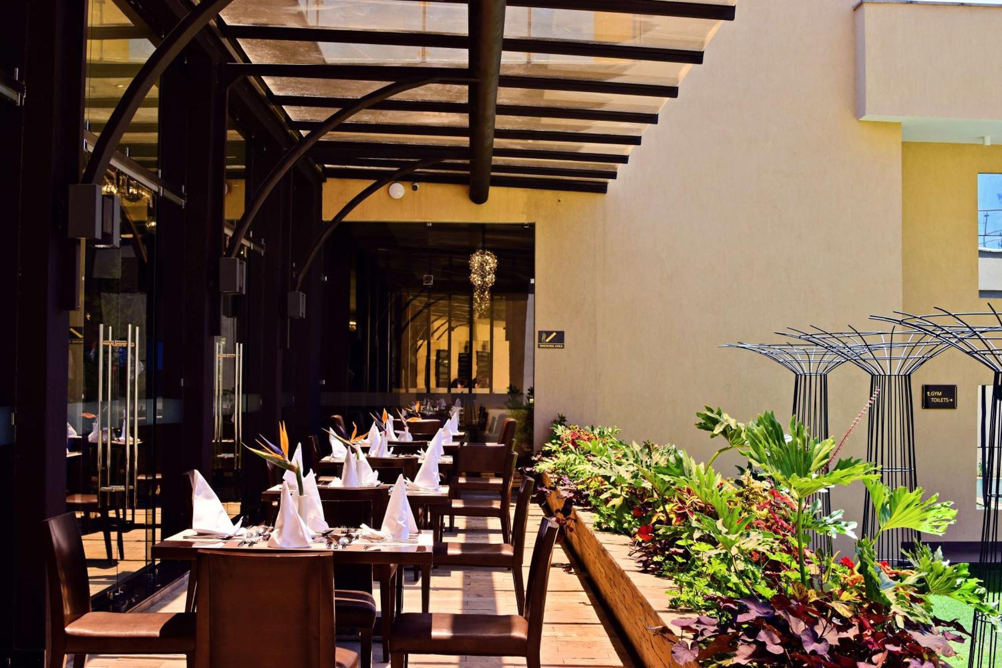 Doubletree By Hilton Nairobi Hotel Exterior photo