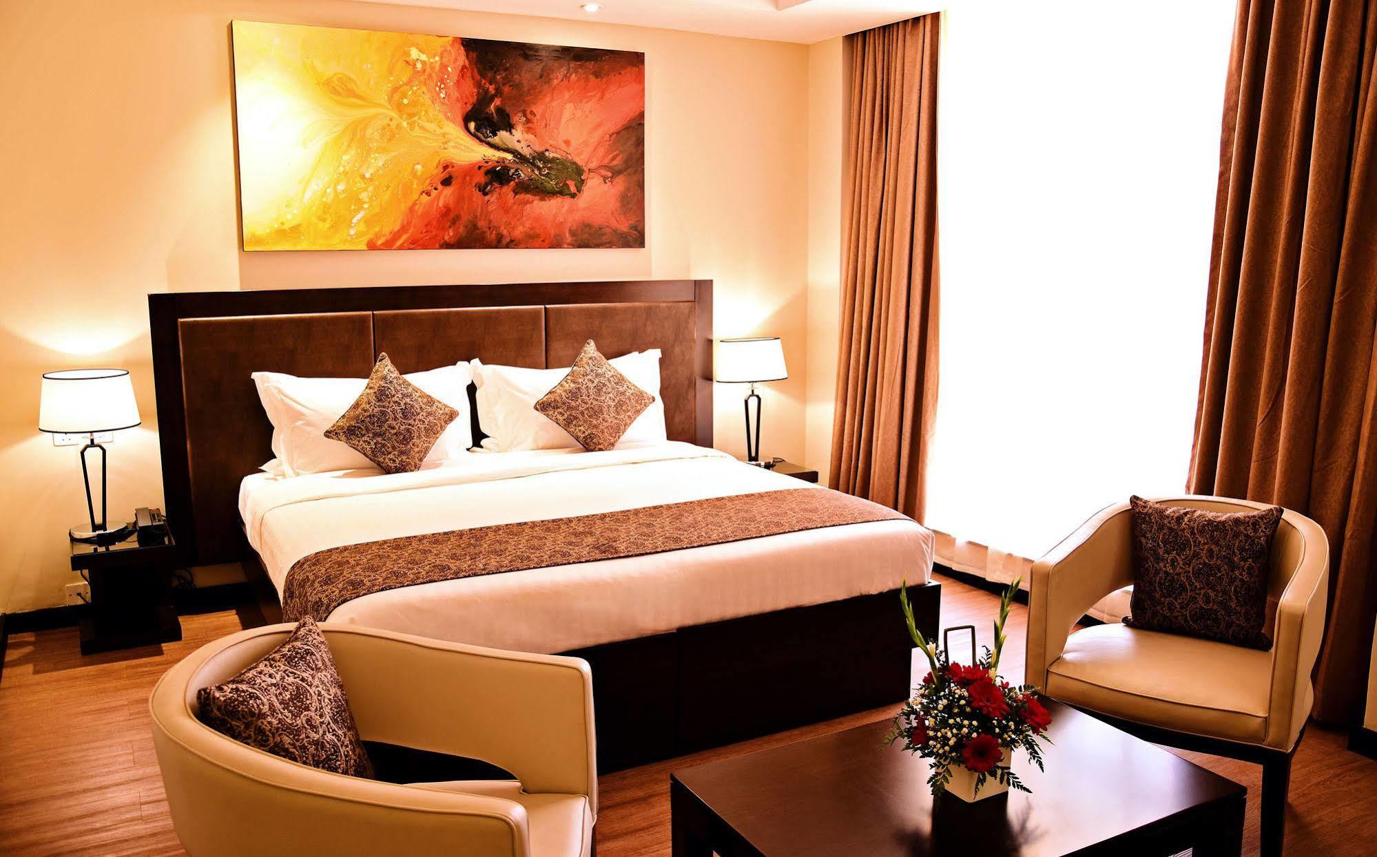 Doubletree By Hilton Nairobi Hotel Exterior photo