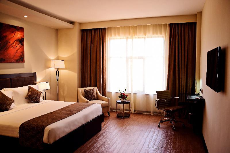 Doubletree By Hilton Nairobi Hotel Exterior photo