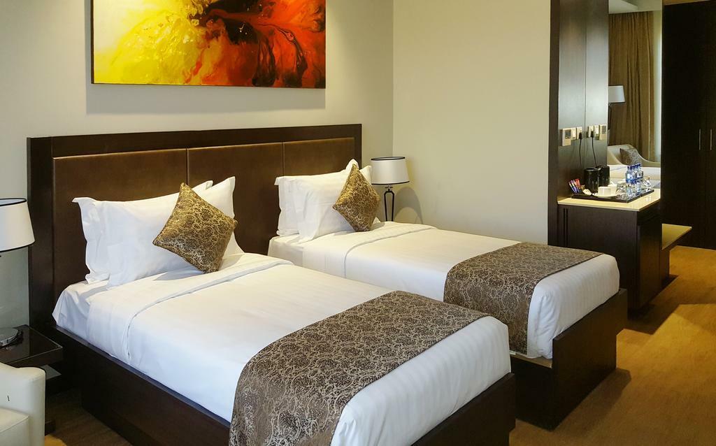 Doubletree By Hilton Nairobi Hotel Exterior photo