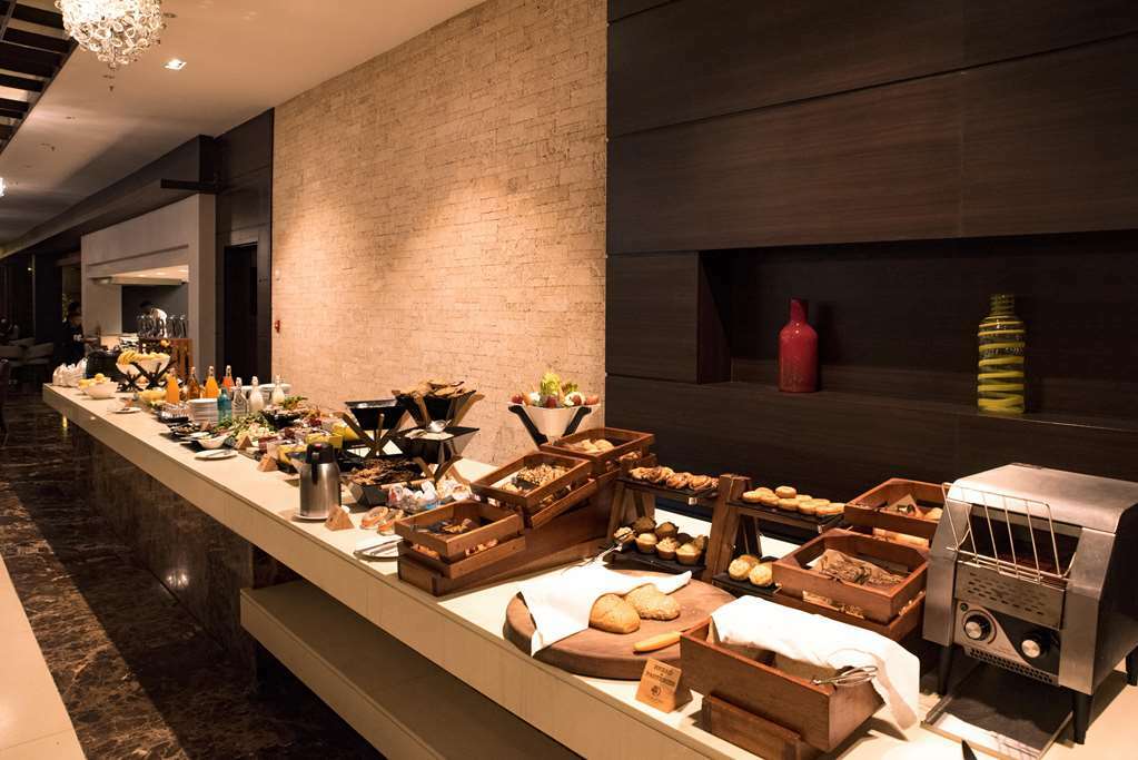 Doubletree By Hilton Nairobi Hotel Restaurant photo