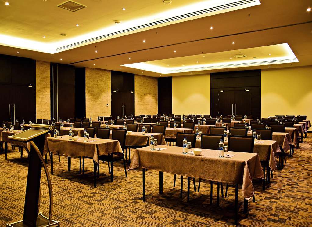 Doubletree By Hilton Nairobi Hotel Facilities photo